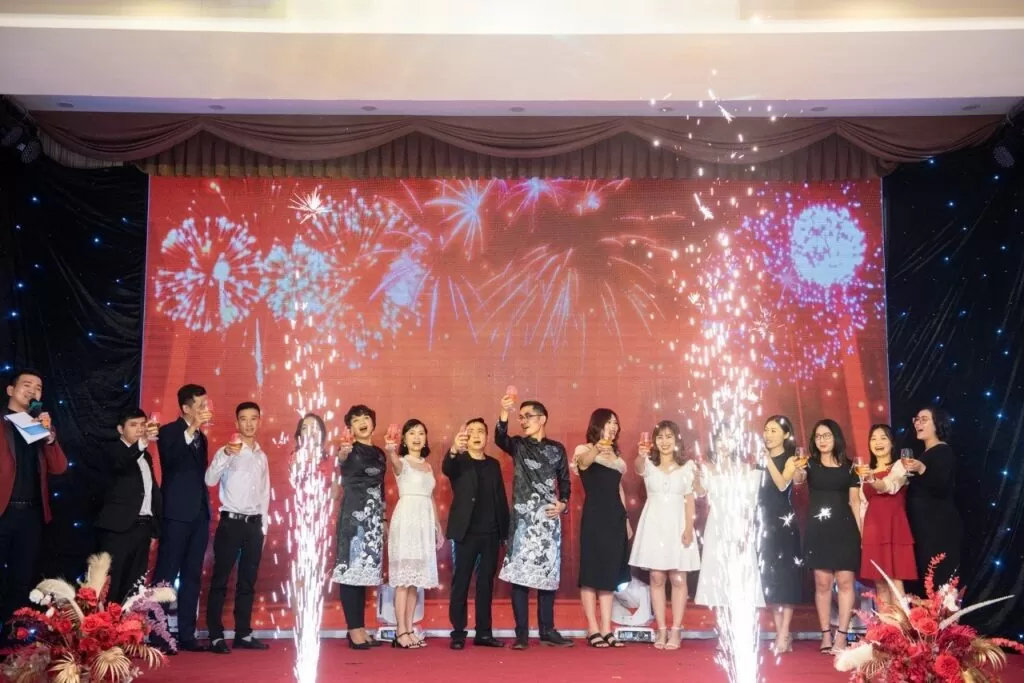 những bài hát hay dùng để thu âm cuối năm tất niên tân niên party year end
