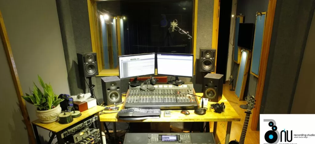 Hinh-anh-phong-thu-am-studio-B-ban-chuyen